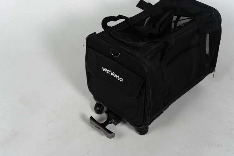 Transporter na kółkach dla psa i kota VETVERTA czarny | Rozszerzana torba transportowa 40 × 48 × 32 cm.jpg