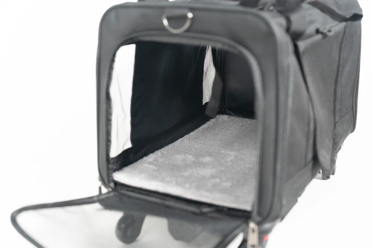Transporter na kółkach dla psa i kota VETVERTA czarny | Rozszerzana torba transportowa 40 × 48 × 32 cm.jpg